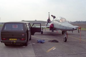 fren nabuurs klu luchtmacht straaljager hangaar a meerhoven